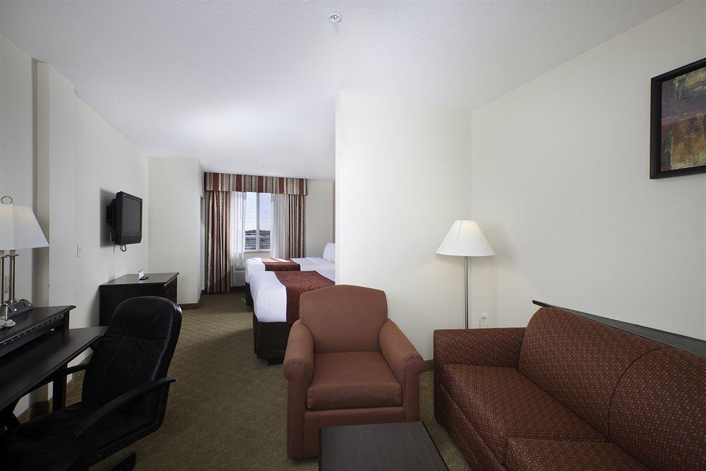 Comfort Suites Tampa Airport North Zewnętrze zdjęcie