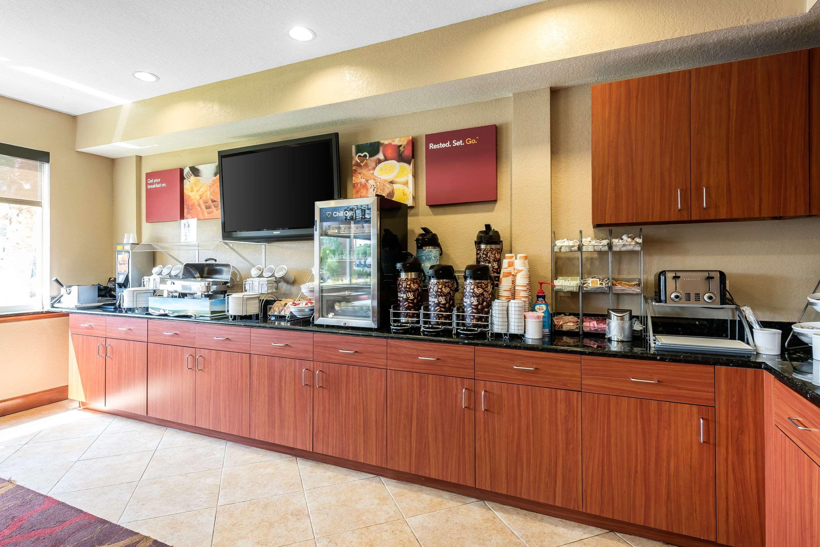 Comfort Suites Tampa Airport North Zewnętrze zdjęcie