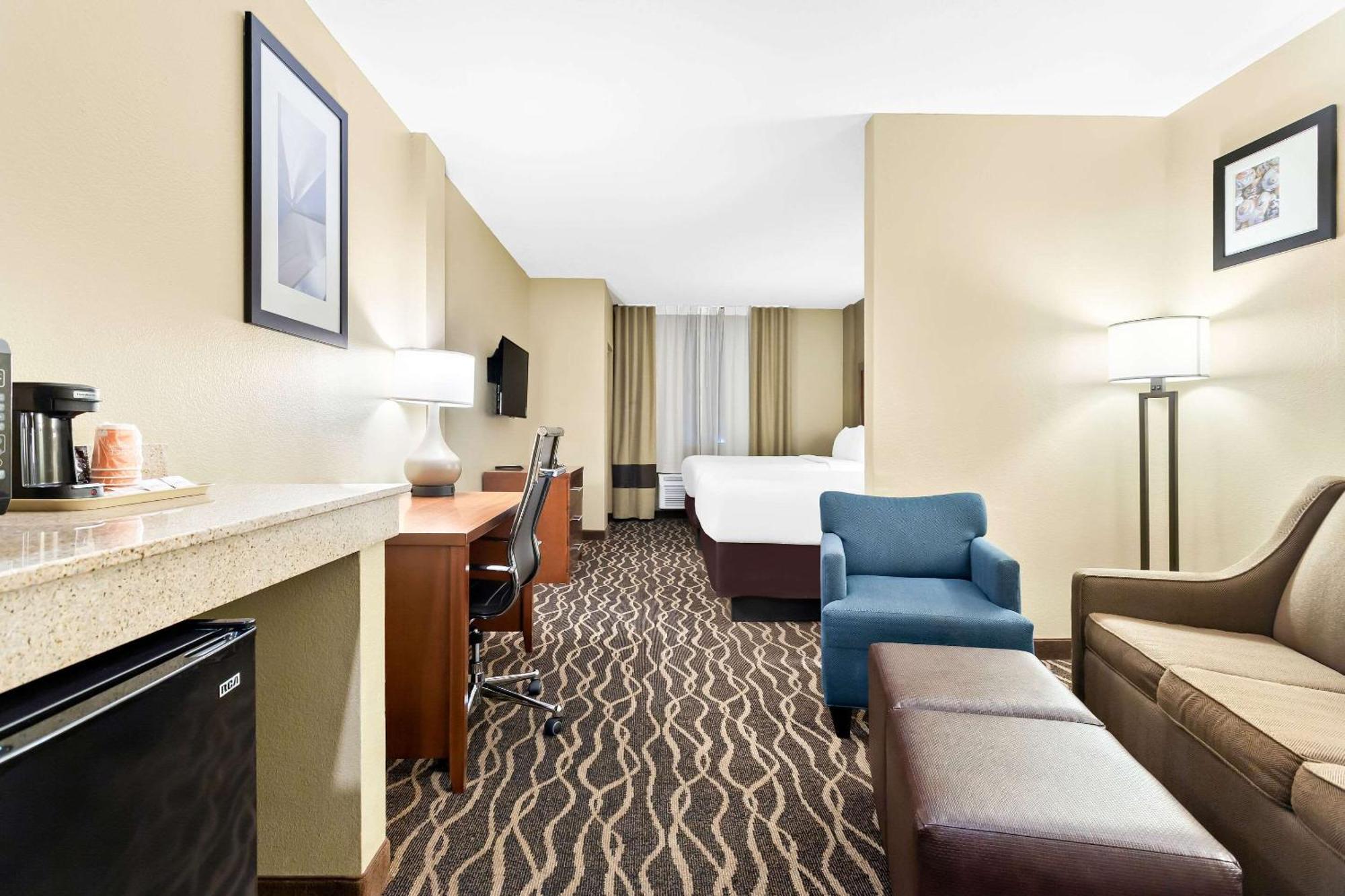 Comfort Suites Tampa Airport North Zewnętrze zdjęcie