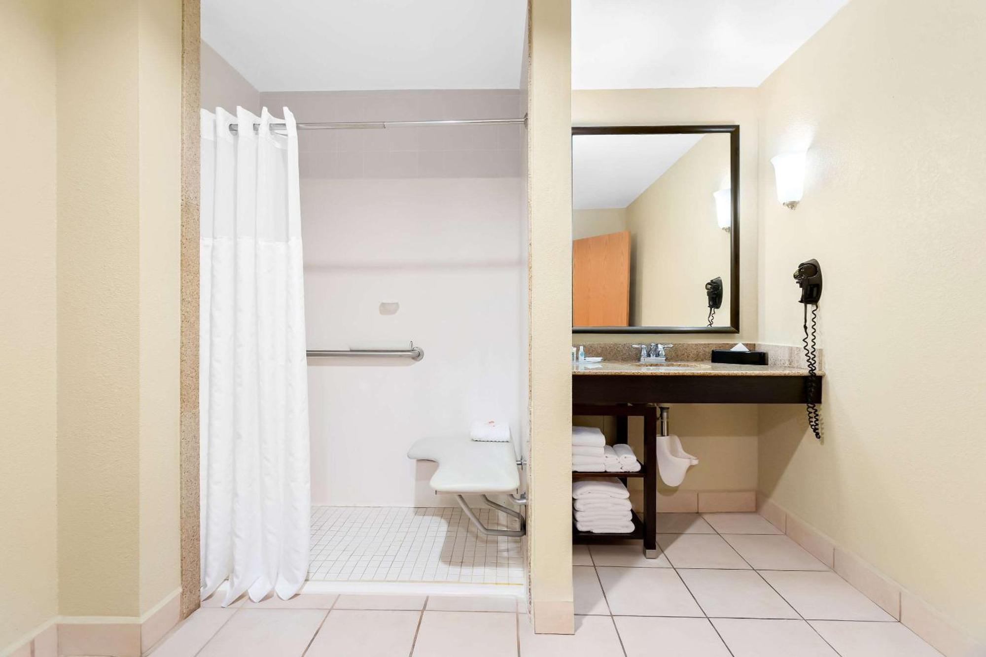 Comfort Suites Tampa Airport North Zewnętrze zdjęcie