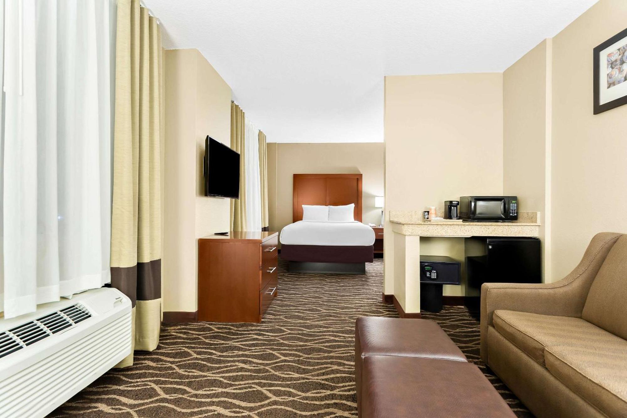 Comfort Suites Tampa Airport North Zewnętrze zdjęcie