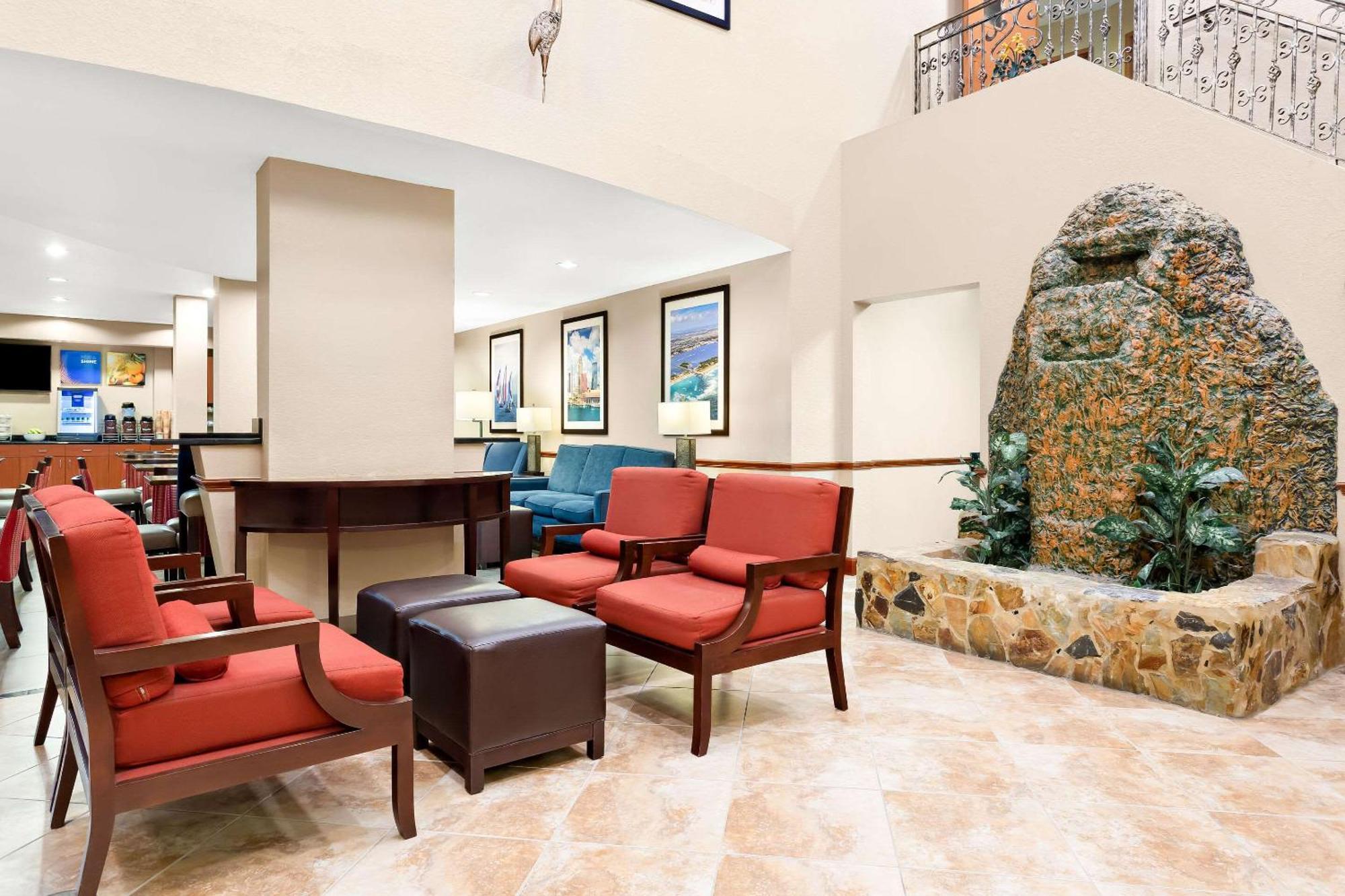 Comfort Suites Tampa Airport North Zewnętrze zdjęcie