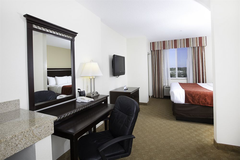 Comfort Suites Tampa Airport North Zewnętrze zdjęcie